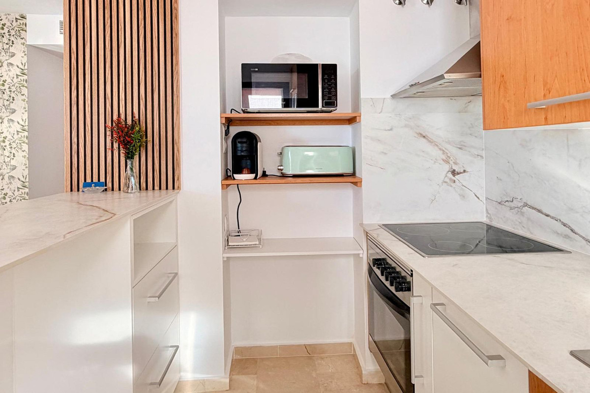 10-bb915d1cb19341576dcdc994b81ab9c5