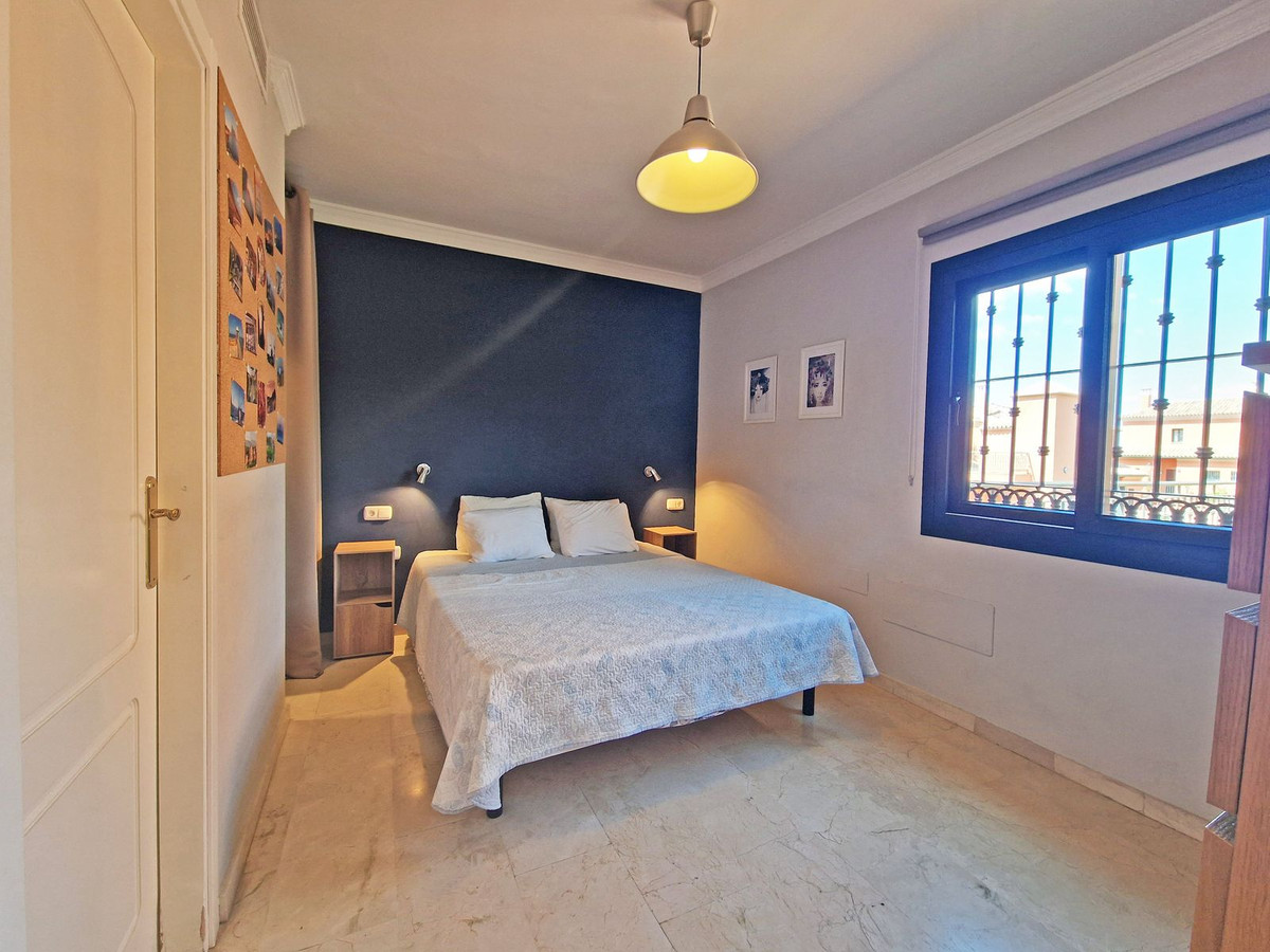 22-bcf8e6250e0bab365f900a8ac31ac040