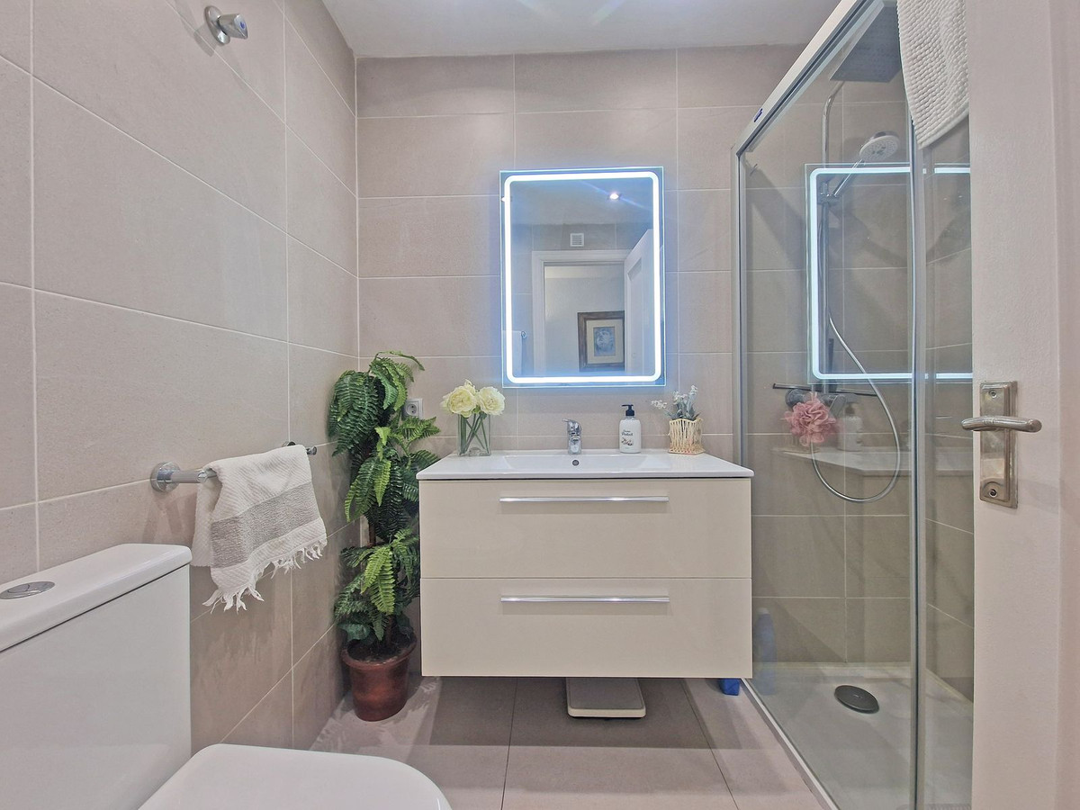 25-45e7a00e8ada30030040e20a35fbccfd