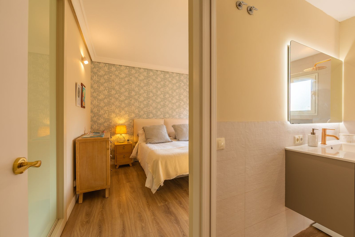 32-e7f90ea5feef5e01d64d74d6b6d8a834