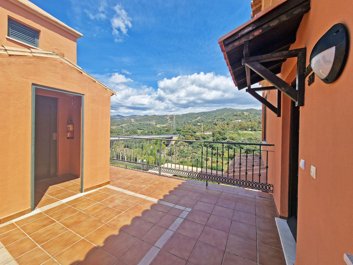 32-e7f90ea5feef5e01d64d74d6b6d8a834