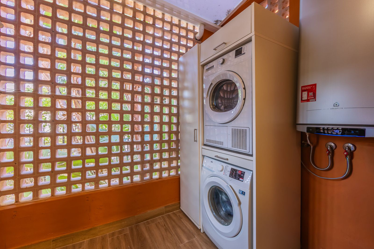 49-e4a2fb57c7644d14d3ccd34084db1526